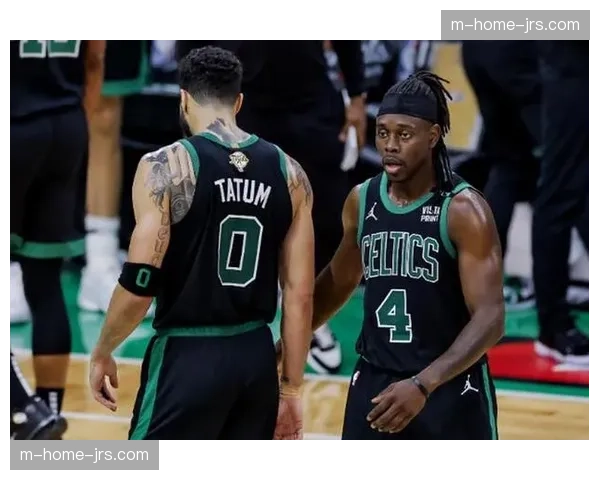 凯尔特人防守坚韧 怀特霍勒迪后场防守组合出色